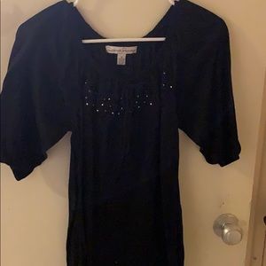 Flows black shirt with loose crew neck